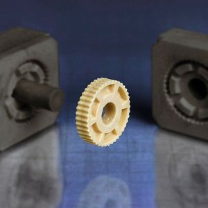 Durch Spritzgussformen aus 3D-­Druck können Anwender ihr schmier- und wartungsfreies Sonderteil schnell und günstig erhalten.