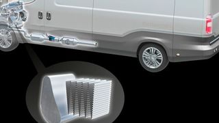 Motornahe Platzierung von Katalysator und Filter. Die neue „Ziehharmonika-Falttechnik“ erlaubt asymmetrische und stärker bauraumangepasste Katalysatorabmessungen.  (Continental)