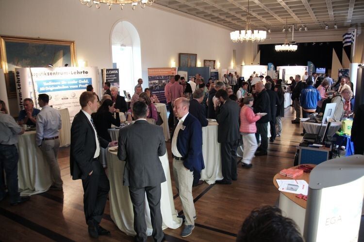 Auf der Lieferantenmesse im Rahmen der EGA-Tagung knüpften die Teilnehmer neue Kontakte. (Foto: Breitengrat)