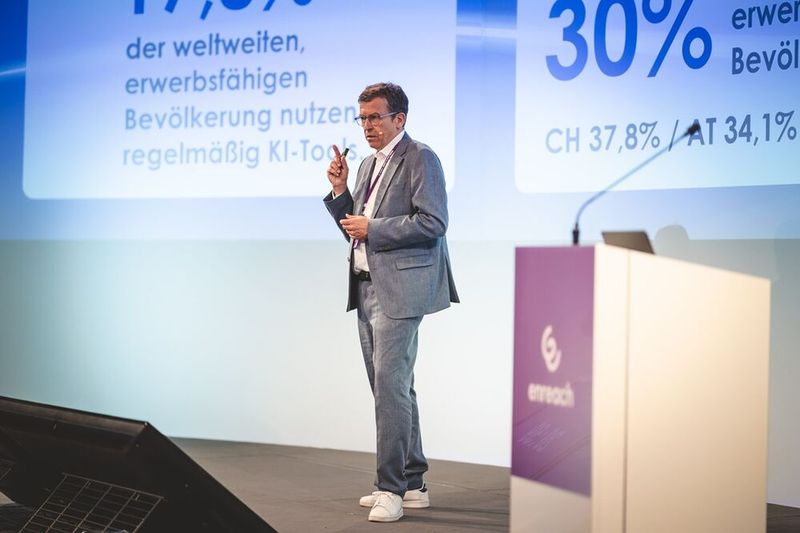 Enreach-Geschäftsführer Dr. Ralf Ebbinghaus gab Einblicke in Marktentwicklung und Unternehmensstrategie. (Bild: JANNIS FRITSCH)