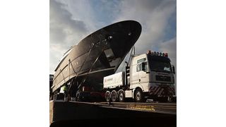 Insgesamt vier der sechs Luxusyachten von Drettmann landeten am Düsseldorfer Rheinufer auf einem Schwimm-Ponton an. (Archiv: Vogel Business Media)