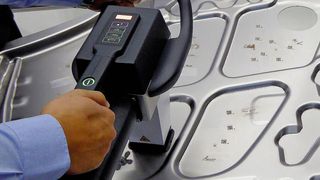 Der Trumark 5010 Mobile Marker ermöglicht das schnelle und flexible Lasermarkieren von Bauteilen. (Bild: Trumpf)