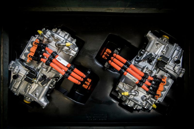 GKN Driveline erweitert die gegenwärtig 11.000 m² umfassende Fertigung um
rund 60 Prozent, so dass im Endeffekt eine 18.000 m² große Fertigung so gut wie
ausschließlich für die E-Antriebe zur Verfügung steht. (GKN)