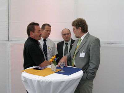 Stehconvent mit ZDK-Präsident Friedrich Nagel (re.). (Archiv: Vogel Business Media)