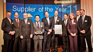 v.l. Dr. Elmar Degenhart, CEO, Continental Corporation, Günther Fella, Senior Vice President, Head of Purchasing Automotive, Continental Corporation, Günther Elsner, Director Sales Automotive, Renesas Electronics Europe, Shigeo Mizugaki, Senior Vice President & Member of the Board, Renesas Electronics Corporation, Kai-Uwe Brinkmann, Vice President, Head of Purchasing Electronics, Continental Corporation, Arno Winkler, Global Account Manager Continental, Renesas Electronics Europe.Jürgen Braunstetter, Head of Supplier Chain Management, Continental CorporationSigrid Sporbert, Head of Supplier Quality Management, Continental CorporationMartin Stöckler, Senior Manager Sales, Renesas Electronics EuropeThomas Kirchlinde, Global Category Management ASIC, Sensors, Memories, Continental Corporation (Renesas)