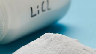 Das Verfahren, Lithium minimalinvasiv in Geothermieanlagen aus den Tiefengewässern des Oberrheingrabens zu fördern, ist noch jung.  (Bild: www.kit.edu)