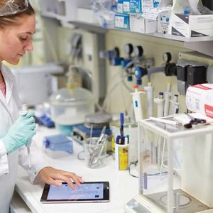 labfolder consists of specific software tools that present an interface similar to a page in the traditional, paper-based lab book