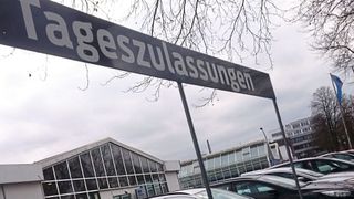 Eigenzulassungen sind derzeit wieder im Kommen. (Bild: Wehner / kfz-betrieb)