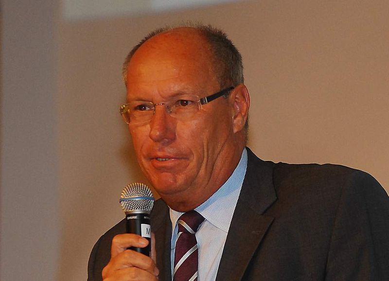 In bewährten Händen: Ex-ZDK-Pressechef Helmut Blümer moderierte die Leipziger Veranstaltung. (Archiv: Vogel Business Media)