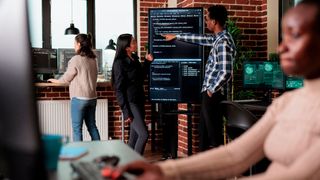 Umfragen wie der Allianz Risk Barometer oder Ransomware-Report von Datto beleuchten die größten Geschäftsrisiken, aber auch wichtigsten Entwicklungen in der IT-Security in den Unternehmen. Auch Hornetsecurity gibt einen Einblick in den Status Quo. (Bild: DC Studio - stock.adobe.com)