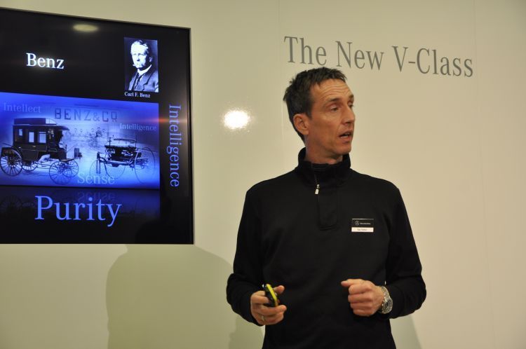 Chefdesigner Kai Sieber sieht in der V-Klasse die Fortführung der mit der S-Klasse begonnenen neuen Designsprache. (Foto: Richter)