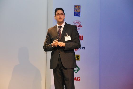 Neofitos Arathymos, Leiter des Referats Technik im ZDK, erläuterte, wie einfach der Zugang zu den technischen Informationen der Fahrzeughersteller geworden ist. (Archiv: Vogel Business Media)