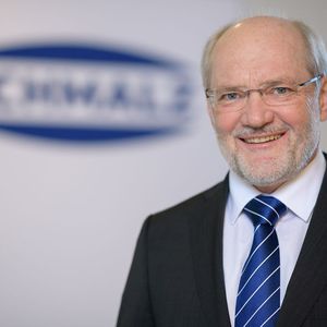 Wolfgang Schmalz wechselt aus der operativen Geschäftsführung der J. Schmalz GmbH in den künftigen Beirat des Unternehmens.