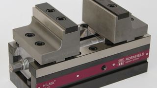 Von allen Seiten gute Zugänglichkeit und kollisionsfreie Werkzeugwege bei der 5-Achs-Bearbeitung gewährleisten die kompakten Hilma-Spannsysteme MC. (Bild: Roemheld)