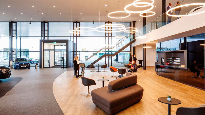 Mit dem Bau hat die Gruppe die neue Markenarchitektur von Mercedes umgesetzt. (Bild: Senger-Gruppe)