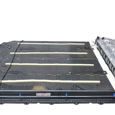 Noch gibt es nur wenige Hochvoltbatterien, die ihr Nutzungsende im Auto erreicht haben. Doch bis 2030 wird sich das ändern. (Bild: Rosenow – VCG)