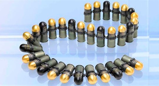 Der Industriekonzern Diehl aus Nürnberg erholt sich von der Coronaplage. Der Umsatz steigt wieder, angetrieben auch von der Aufrüstung. Diehl stellt Lenkflugkörper her, wie das Luftabwehrsystem Iris-T, aber auch 40-Millimeter-Granaten (Bild).(Bild:  Diehl)