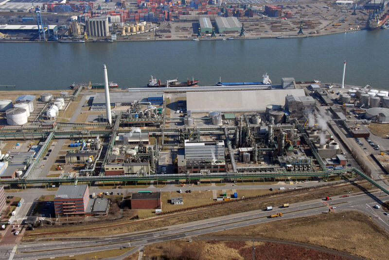 Lanxess completed the expansion of its caprolactam production in Antwerp in 2011, increasing the former annual capacity of 200,000 metric tons by ten percent. (Picture: Lanxess)
