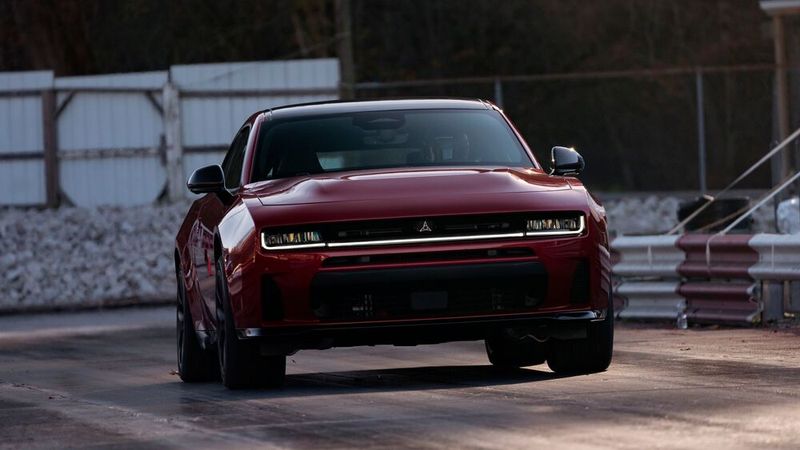 Egal ob Benzin oder Batterie – eine Provokation ist der Charger immer. (Bild: Dodge)