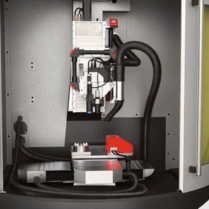 Der Femtosekundenlaser sendet Lichtpulse aus, deren Dauer im Femtosekunden-Bereich (1 fs = 10–15 sec) liegt. Seine Leistung beträgt 20 W.(Bild:  KLM Microlaser)