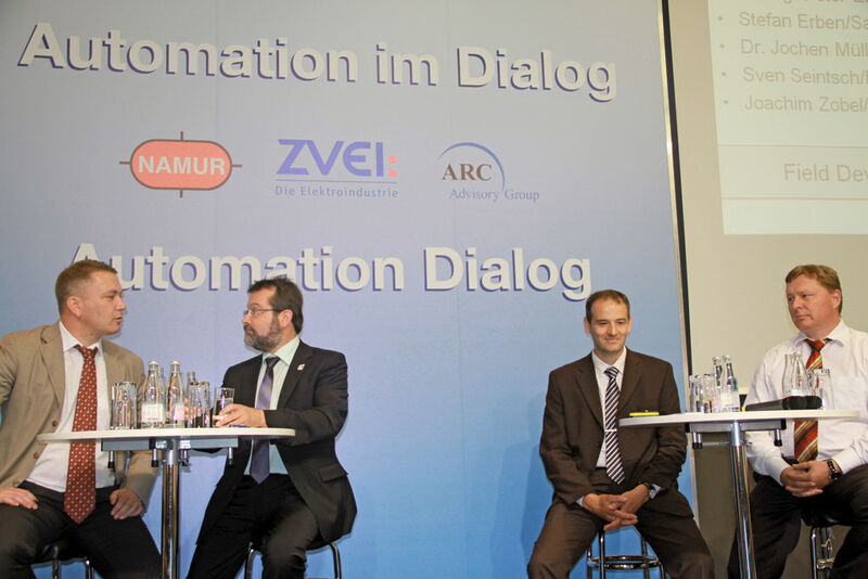 From lefts: Dr. Jochen Müller (Endress+Hauser), Stefan Erben (Samson), Sven Seintsch (Bilfinger Berger), Joachim Zobel (Novartis) (Bild: Mühlenkamp)