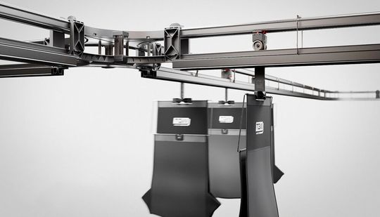 Der Taschensorter „SmartPocket“ setzt auf autonome mobile Roboter statt auf eine herkömmliche Schleppkette.(Bild:  TGW)