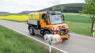 Vielfältige Einsätze sind mit dem Unimog zu bewältigen.....  (© Daimler AG)