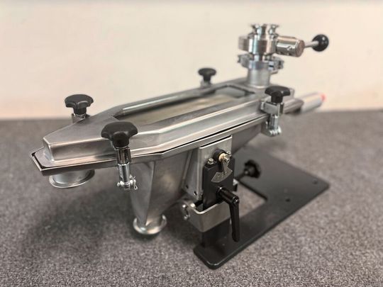 Die Siebmaschine CSM 300 ist die kleine Schwester der bereits im Markt etablierten CSM 500.(Bild:  Assonic)