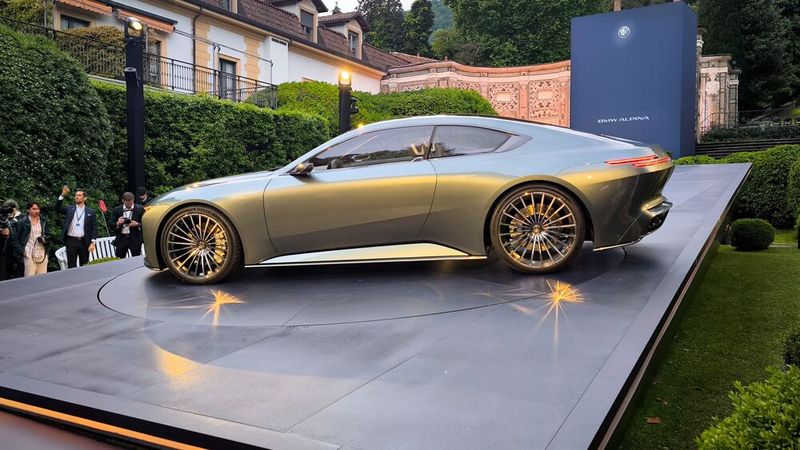 Ein klassisches BMW-Symbol ist der Hofmeisterknick in der seitlichen Fenstergrafik, den auch der Vision BMW Alpina trägt. (Bild: SP-X/Mario Hommen)