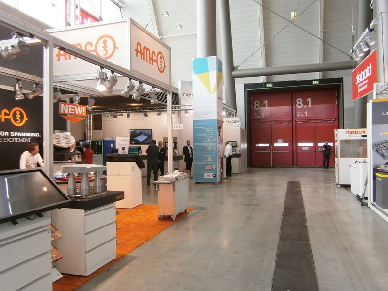 Und ab hier erleben Sie immer wieder, was es sonst noch so auf der Premiere der Moulding Expo zu erleben gab. Mit dabei sind ein Trabi, ein BMW i8, diverser Boliden der Formula Student, ein Rennsimulator, Bauteile, Werkzeugmaschinen und vieles Mehr...die Moulding Expo hat gemäß den Aussagen der Initiatoren ihr Versprechen erfüllt, der Branche eine neue, optimierte Präsentationsplattform zu bieten. (Bild: Königsreuther)