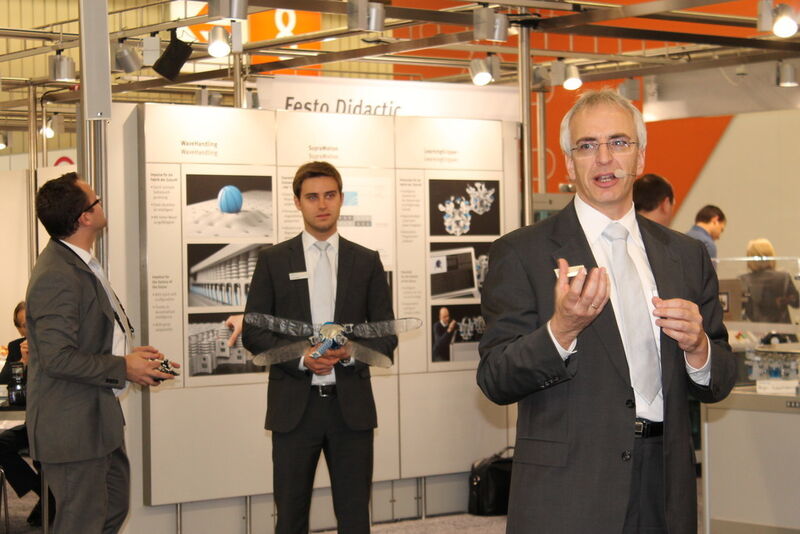 SPS IPC Drives 2013: Mit Bionik von Festo auf dem Weg zur Integrated Industry. (elektrotechnik/Kunze)