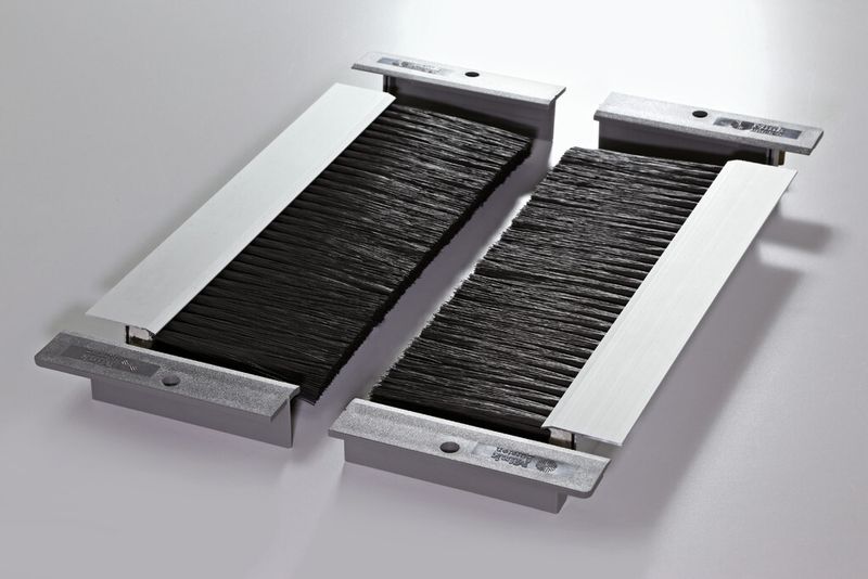 Das Mink Bürstenschott besteht aus zwei Einzelteilen. (Bild: Mink)