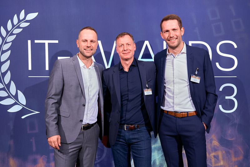 Von links: Sebastian Schwab von Atlassian, Christian Schütz von Tableau (Salesforce) und Felix Kugler, ebenfalls von Atlassian. (Bild: krassevideos.de / VIT)