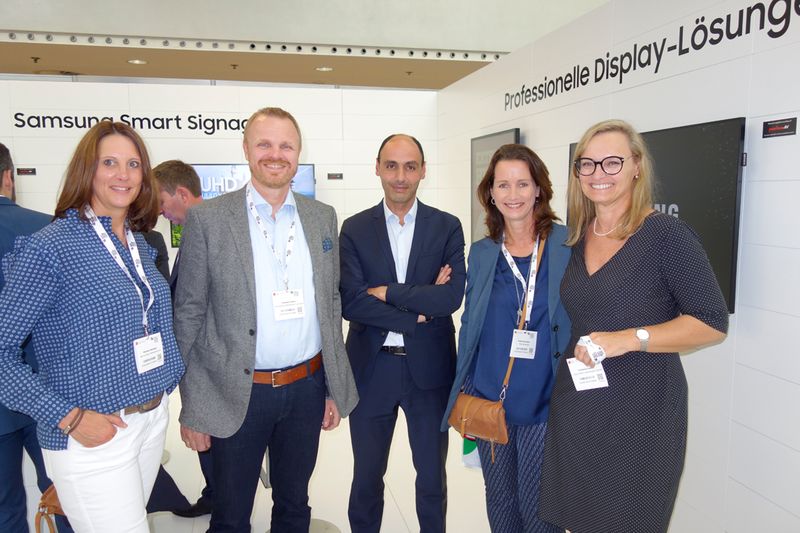 (v. l.) Monika Göckede und Andreas Stelly, Kern & Stelly, Bel Zidane, Samsung, Katja Neumann, und Christine Peters, Ingram Micro. (Bild: IT-BUSINESS)