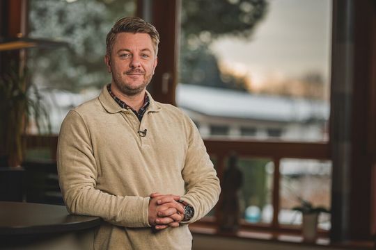 Matthias Aumann ist ein erfahrener Geschäftsführer und hat die Mission Mittelstand gegründet. Er und seine über 140 Mitarbeiter beraten KMU dabei, wie sie ihre Marktchancen erhöhen können, um nicht nur Krisen erfolgreich zu meistern. (Bild:  Mission Mittelstand)