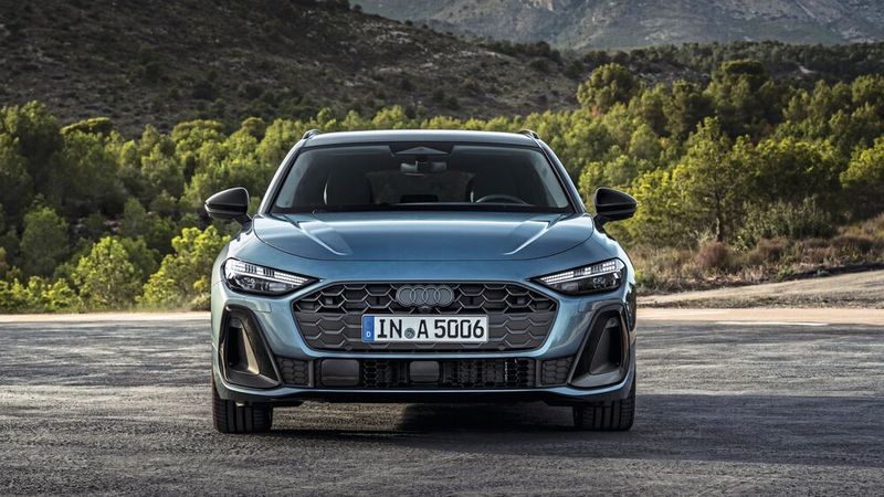 Das Gesicht in der Menge: Der breite und flachere Singleframe und die dreidimensional modellierten Air Curtains sollen „Technologie sichtbar machen“. (Bild: Audi AG)