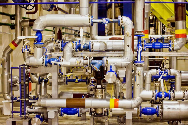 Mit der von der Unternehmensberatung maexpartners entwickelten RLTR-Methode lassen sich die Bauzeiten von Anlagen und Großprojekten nahezu halbieren. (Vereshchagin Dmitry (Shutterstock))