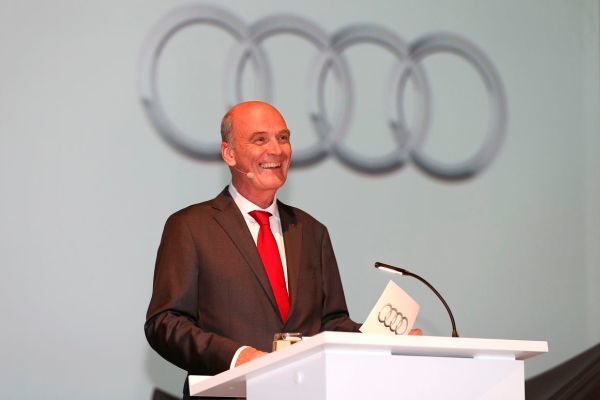 Dr. Wolfgang Ullrich: „Mit unserem neuen Audi R18 setzen wir ein klares Signal: Audi gibt im Motorsport weiter Gas.“ (Bild: Audi)