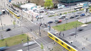 Selbst unter Kfzlern ist das eigene Auto in Städten nicht unumstritten. (Audi)