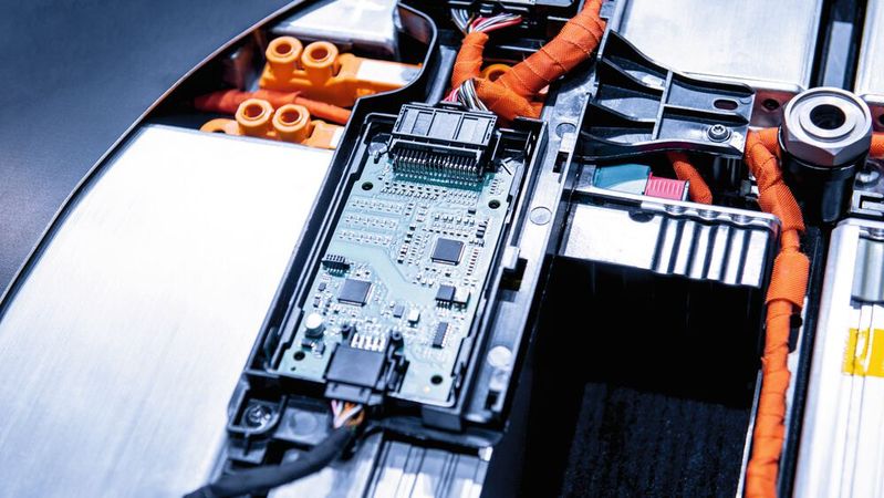 Automotive Ethernet: ESD and EMC requirements in modern vehicles.(Image: © Sergii – stock.adobe.com)