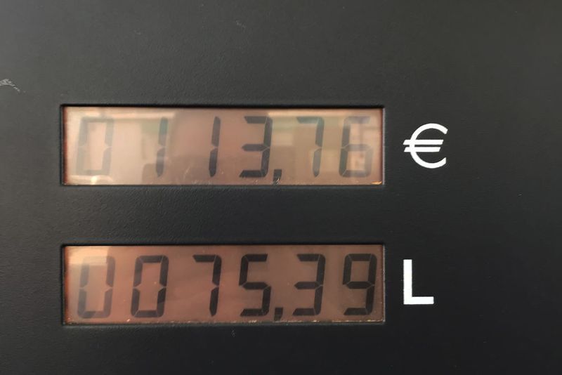 Der Ottonormalbürger muss an der Zapfsäule dagegen schon einmal kurz schlucken. (Seyerlein/»kfz-betrieb«)