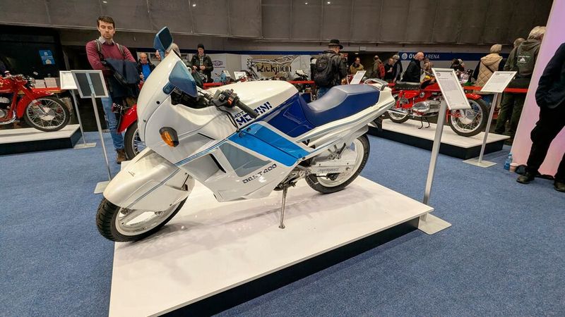 Bildschönes 90er-Jahre-Bike: eine Moto Morini Dart 400 mit 400ccm 2-Takt-Motor aus dem Jahr 1993. Gerad einmal 900 Stück wurden gebaut. (Bild: Dominsky – VCG)