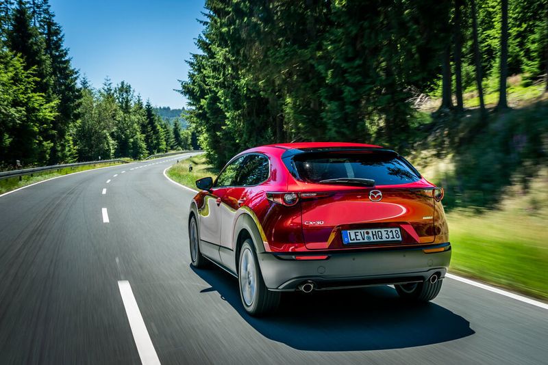 In Sachen Assistenzsysteme ist der neue Japaner klassentypisch bestückt. (Mazda)