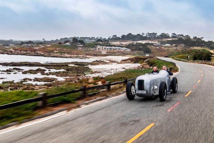 Anlässlich des „Pebble Beach Concours d’Elegance“ und dem Jubiläumsjahr „125 Jahre Motorsport“ zeigte Mercedes-Benz Classic vor wenigen Wochen den rekonstruierten Mercedes-Benz SSKL Stromlinienrennwagen von 1932.  (Tom Koenig)