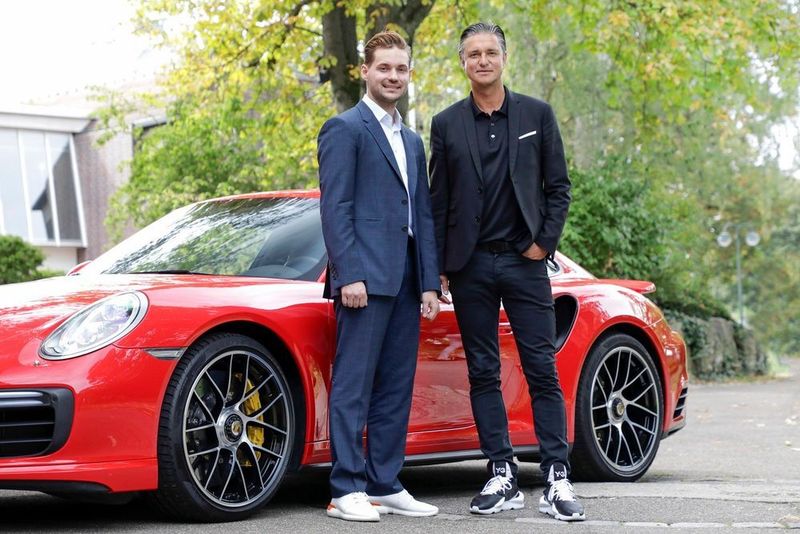 Vitaly Ponomarev, CEO Wayray und Lutz Meschke, stellvertretender Vorstandsvorsitzender und Vorstand Finanzen und IT, Porsche AG (v.l.n.r.) (Porsche AG)