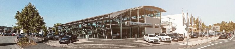 Das Audi-Zentrum  Bochum verfügt über eine riesige Gebrauchtwagenausstellung. (Tiemeyer)