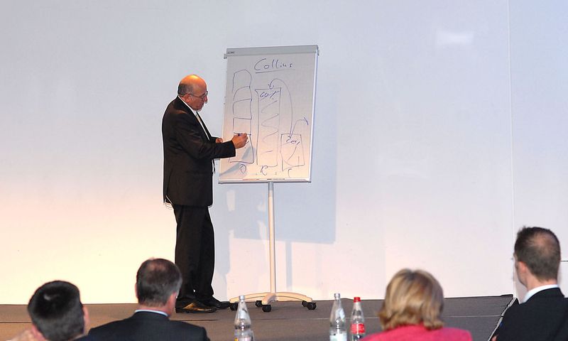 Prof. Dr. Jörg Knoblauch rechnete vor, warum ein Unternehmen die besten Mitarbeiter braucht (Archiv: Vogel Business Media)