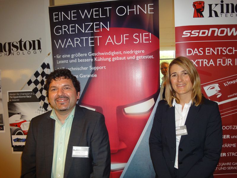 Andreas Scholz und Veronika Freundl, Kingston, setzen auf Speed... (Archiv: Vogel Business Media)