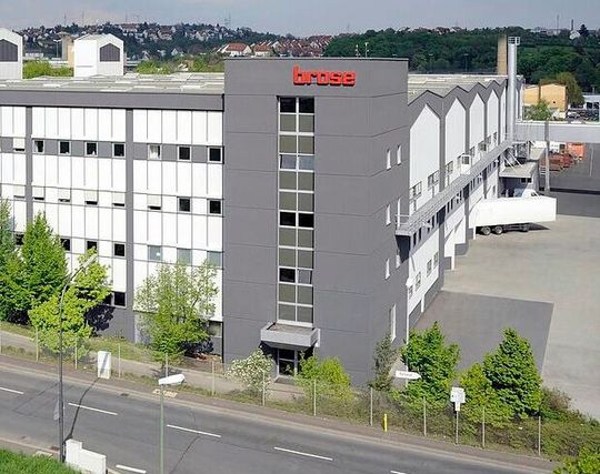 Für die Würzburger Brose-Mitarbeiter könnte der Job bald Vergangenheit sein. Denn der Sparkurs, den der Automobilzulieferer wegen der allgemeinen Krise fährt, könnte zur Standortschließung in der unterfränkischen Hauptstadt führen.(Bild:  Brose)