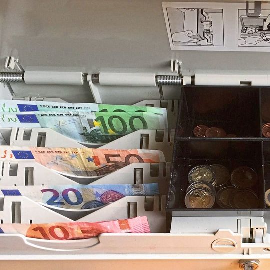 Seit 1. Januar 2020 müssen Kassensysteme mit einer technischen Sicherheitseinrichtung ausgestattet sein.(Bild:  gemeinfrei /  Pixabay)